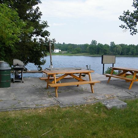 Campbellford River Inn Luaran gambar